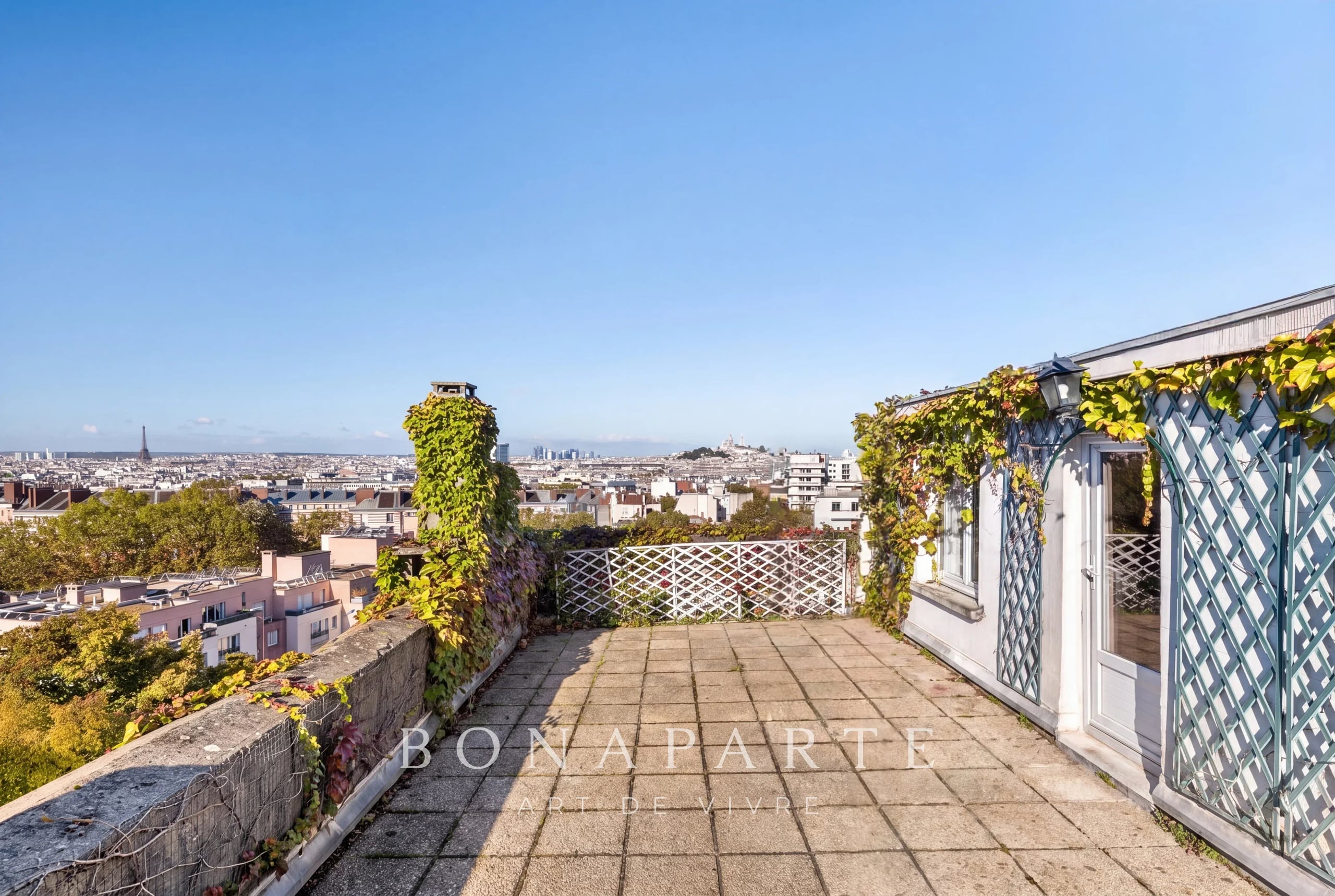 Paris 19 - Butte Bergeyre - Dernier étage - Rare duplex de 89m2 avec terrasse panoramique de 50m2
